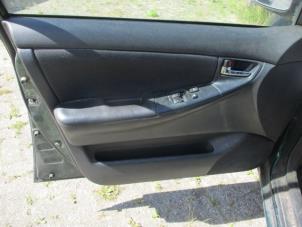 Gebruikte Deurbekleding 4Deurs links-voor Toyota Corolla Wagon (E12) 2.0 D-4D 16V 90 Prijs € 40,00 Margeregeling aangeboden door Boekholt autodemontage B.V