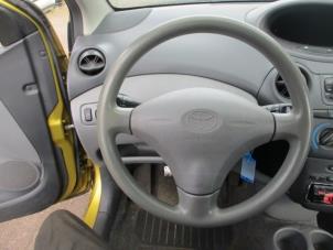 Gebruikte Airbag links (Stuur) Toyota Yaris (P1) 1.3 16V VVT-i Prijs € 25,00 Margeregeling aangeboden door Boekholt autodemontage B.V