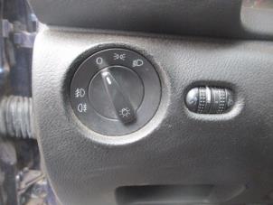 Gebruikte Cockpit dimmer Volkswagen Passat (3B2) 1.9 TDi 90 Prijs € 10,00 Margeregeling aangeboden door Boekholt autodemontage B.V