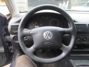 Gebruikte Stuurwiel Volkswagen Passat (3B2) 1.9 TDi 90 Prijs op aanvraag aangeboden door Boekholt autodemontage B.V