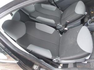 Gebruikte Voorstoel rechts Peugeot 107 1.0 12V Prijs € 100,00 Margeregeling aangeboden door Boekholt autodemontage B.V