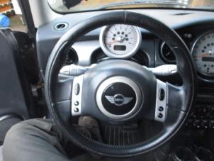 Gebruikte Airbag links (Stuur) BMW Mini One/Cooper (R50) 1.6 16V One Prijs € 100,00 Margeregeling aangeboden door Boekholt autodemontage B.V