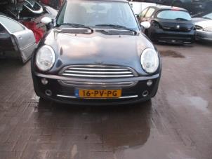 Gebruikte Grille BMW Mini One/Cooper (R50) 1.6 16V One Prijs € 50,00 Margeregeling aangeboden door Boekholt autodemontage B.V