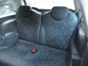 Gebruikte Hoofdsteun BMW Mini One/Cooper (R50) 1.6 16V One Prijs € 25,00 Margeregeling aangeboden door Boekholt autodemontage B.V