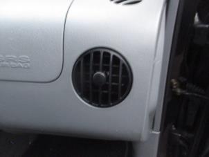 Gebruikte Airbag rechts (Dashboard) Chevrolet Kalos (SF48) 1.4 16V Prijs op aanvraag aangeboden door Boekholt autodemontage B.V
