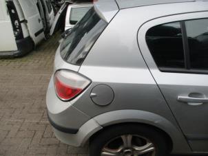 Gebruikte Ruit Driehoek rechts-achter Opel Astra H (L48) 1.9 CDTi 100 Prijs € 25,00 Margeregeling aangeboden door Boekholt autodemontage B.V