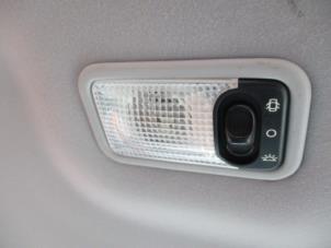 Gebruikte Binnenverlichting achter Peugeot 406 Break (8E/F) 1.8 16V Prijs op aanvraag aangeboden door Boekholt autodemontage B.V
