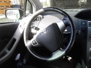 Gebruikte Airbag links (Stuur) Toyota Yaris II (P9) 1.3 16V VVT-i Prijs op aanvraag aangeboden door Boekholt autodemontage B.V