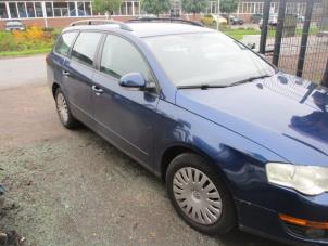 Gebruikte Dakdrager set Volkswagen Passat Variant (3C5) 2.0 TDI 140 Prijs € 50,00 Margeregeling aangeboden door Boekholt autodemontage B.V