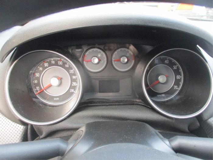 Cockpit van een Fiat Punto Evo (199) 1.3 JTD Multijet 85 16V Euro 5 2010