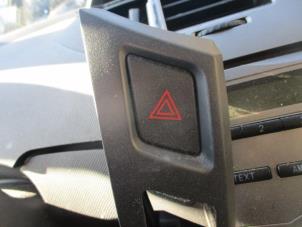 Gebruikte Schakelaar Paniekverlichting Toyota Yaris II (P9) 1.33 16V Dual VVT-I Prijs € 20,00 Margeregeling aangeboden door Boekholt autodemontage B.V