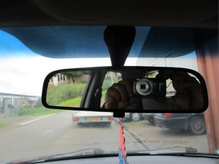 Spiegel binnen van een Hyundai Getz  2003