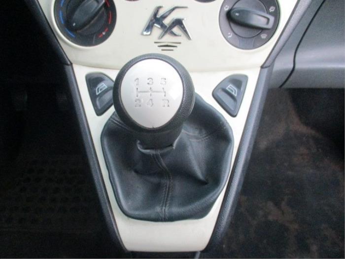 Raam schakelaar elektrisch van een Ford Ka II 1.2 2011
