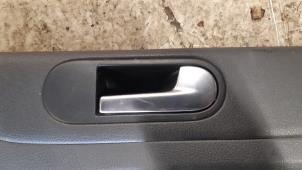 Gebruikte Portiergreep 4Deurs rechts-voor Volkswagen Golf Plus (5M1/1KP) 1.6 FSI 16V Prijs op aanvraag aangeboden door Boekholt autodemontage B.V