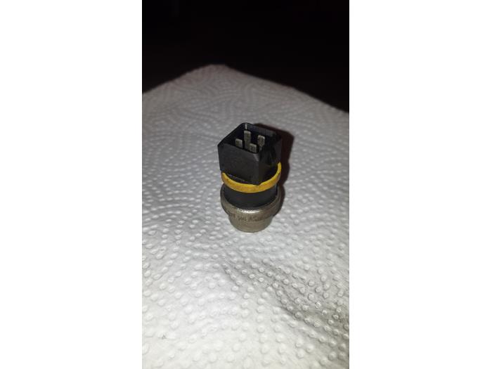 Gebruikte Motor Temperatuursensor Volkswagen Lupo (6X1) 1.0 MPi 50 Prijs € 5,00 Margeregeling aangeboden door Boekholt autodemontage B.V