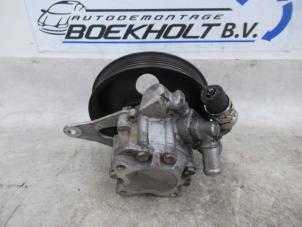 Pomp Servo van een Opel Vectra B (36) 2.5 V6 24V 1999
