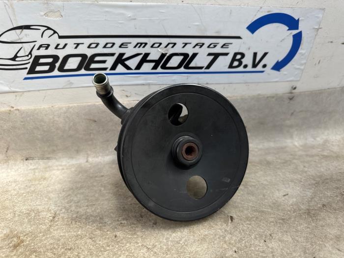 Gebruikte Stuurpomp Volvo S40 (VS) 2.0 16V Prijs € 38,00 Margeregeling aangeboden door Boekholt autodemontage B.V