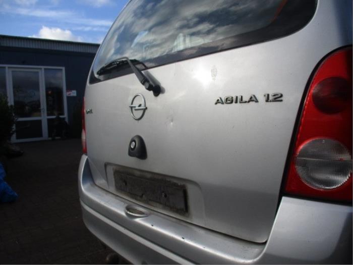Achterklep van een Opel Agila (A) 1.2 16V 2001