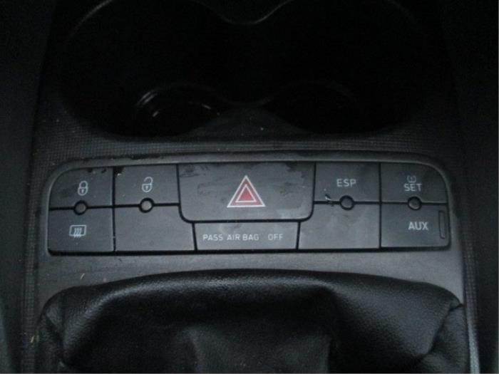 Bekerhouder van een Seat Ibiza IV (6J5) 1.2 TDI Ecomotive 2011