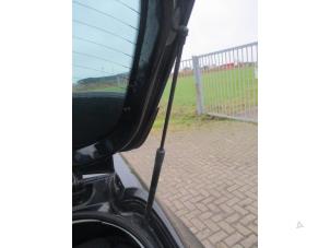 Gebruikte Achterklepdemper rechts-achter Seat Ibiza IV (6J5) 1.2 TDI Ecomotive Prijs € 17,50 Margeregeling aangeboden door Boekholt autodemontage B.V