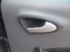 Portiergreep 4Deurs rechts-achter van een Seat Ibiza IV (6J5) 1.2 TDI Ecomotive 2011