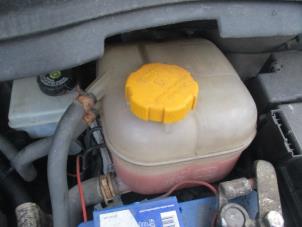 Gebruikte Koelvloeistof Reservoir Opel Zafira (M75) 1.6 16V Prijs € 25,00 Margeregeling aangeboden door Boekholt autodemontage B.V