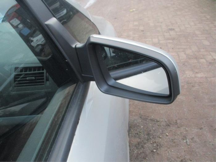 Spiegel Buiten rechts van een Opel Zafira (M75) 1.6 16V 2007