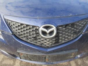 Gebruikte Grille Mazda 3 Sport (BK14) 1.6 CiTD 16V Prijs € 50,00 Margeregeling aangeboden door Boekholt autodemontage B.V