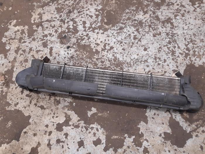 Intercooler van een Mercedes-Benz C (W203) 1.8 C-200K 16V 2002