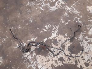 Gebruikte Oliedruk Leiding Mercedes C (W203) 1.8 C-200K 16V Prijs € 30,00 Margeregeling aangeboden door Boekholt autodemontage B.V