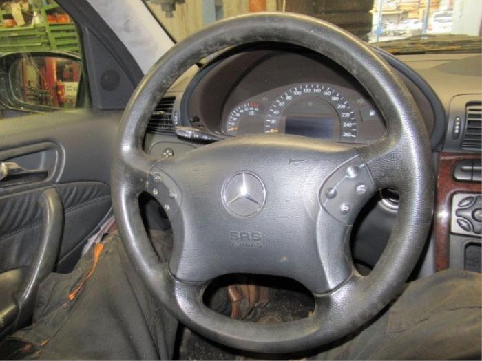 Stuurwiel van een Mercedes-Benz C (W203) 1.8 C-200K 16V 2002