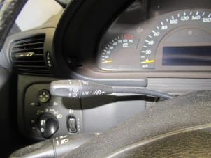 Gebruikte Tempomaat Bediening Mercedes C (W203) 1.8 C-200K 16V Prijs € 35,00 Margeregeling aangeboden door Boekholt autodemontage B.V