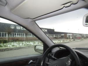 Gebruikte Stijlbekleding links-voor Mercedes C (W203) 2.2 C-220 CDI 16V Prijs € 30,00 Margeregeling aangeboden door Boekholt autodemontage B.V