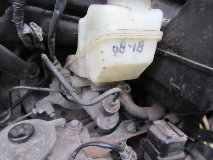 Gebruikte Hoofdremcilinder Toyota Corolla (E12) 2.0 D-4D 16V 110 Prijs € 25,00 Margeregeling aangeboden door Boekholt autodemontage B.V