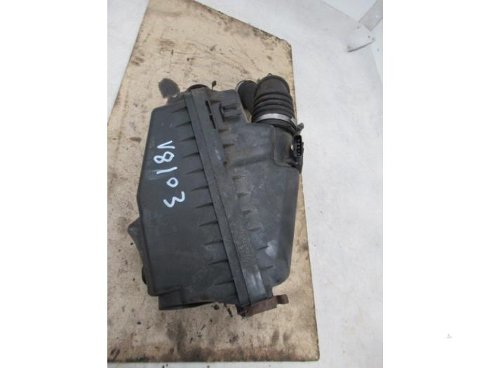 Gebruikte Luchtfilterhuis Toyota Corolla (E12) 2.0 D-4D 16V 110 Prijs € 30,00 Margeregeling aangeboden door Boekholt autodemontage B.V