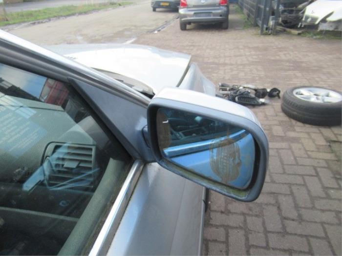 Buitenspiegel rechts van een BMW 3 serie (E46/4) 320d 16V 2004