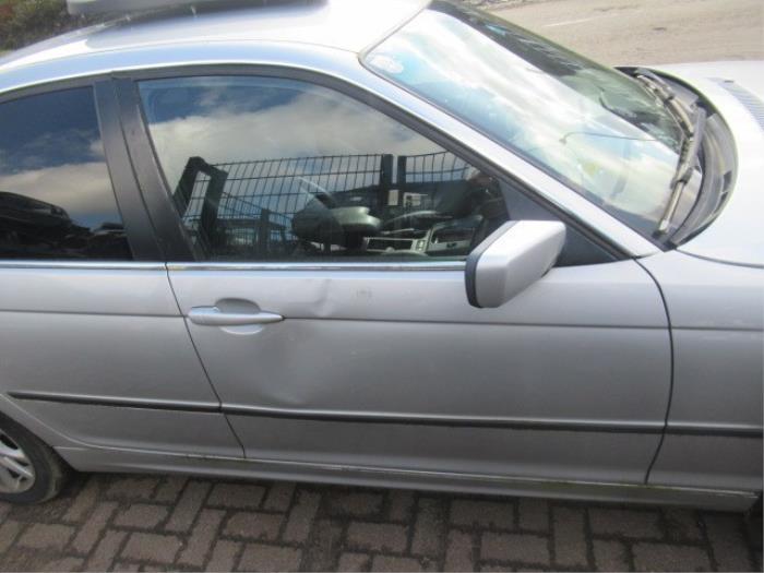 Portierruit 4Deurs rechts-voor van een BMW 3 serie (E46/4) 320d 16V 2004