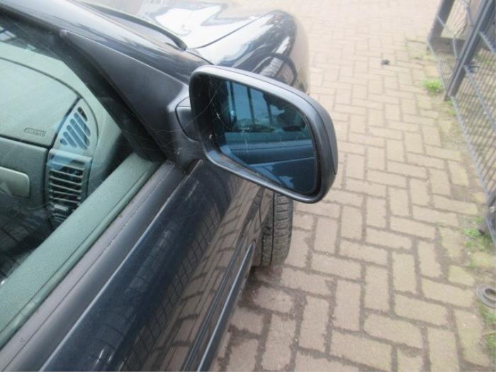 Buitenspiegel rechts van een Citroën Xsara (N1) 1.6 16V 2003