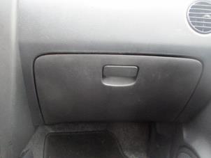 Gebruikte Dashboardkastje Daihatsu Cuore (L251/271/276) 1.0 12V DVVT Prijs € 25,00 Margeregeling aangeboden door Boekholt autodemontage B.V