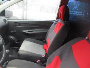 Gebruikte Veiligheidsgordel rechts-voor Daihatsu Cuore (L251/271/276) 1.0 12V DVVT Prijs € 35,00 Margeregeling aangeboden door Boekholt autodemontage B.V