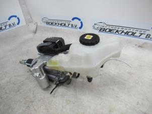 Gebruikte Hoofdremcilinder Toyota C-HR (X1,X5) 1.8 16V Hybrid Prijs € 450,00 Margeregeling aangeboden door Boekholt autodemontage B.V