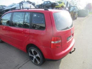 Gebruikte Deur 4Deurs links-achter Volkswagen Touran (1T1/T2) 2.0 TDI 16V 140 Prijs € 100,00 Margeregeling aangeboden door Boekholt autodemontage B.V