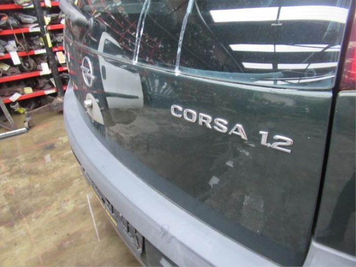 Achterklep van een Opel Corsa C (F08/68) 1.2 16V 2001