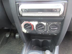 Gebruikte Radio CD Speler Renault Clio II (BB/CB) 1.2 Prijs € 50,00 Margeregeling aangeboden door Boekholt autodemontage B.V
