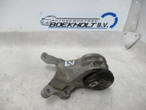 Gebruikte Versnellingsbak Steun BMW Mini One/Cooper (R50) 1.6 16V One Prijs € 25,00 Margeregeling aangeboden door Boekholt autodemontage B.V