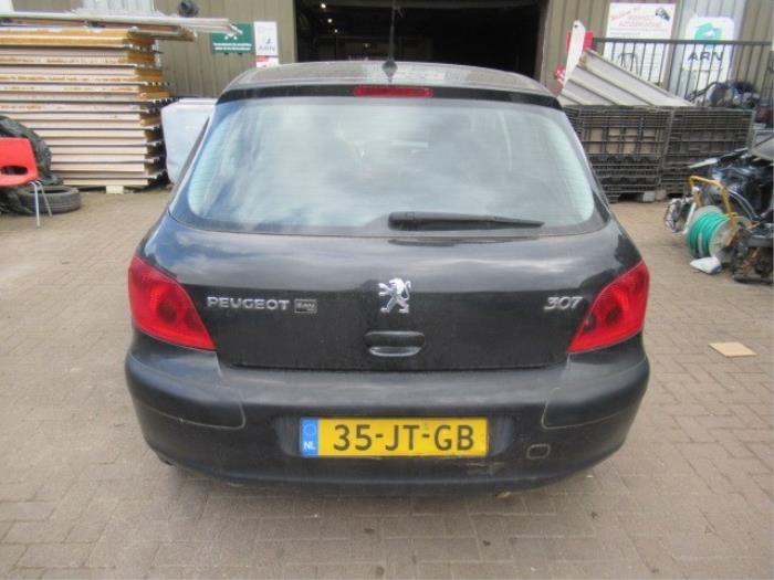 Achterbumper van een Peugeot 307 (3A/C/D) 1.4 2002