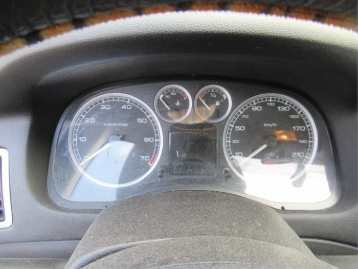 Cockpit van een Peugeot 307 (3A/C/D) 1.4 2002