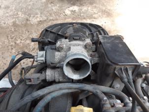 Gebruikte Gasklephuis Chrysler Sebring (JR) 2.4 16V Prijs € 30,00 Margeregeling aangeboden door Boekholt autodemontage B.V