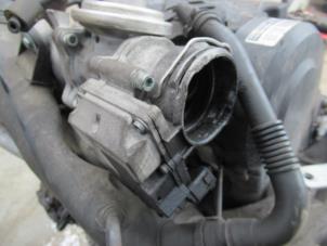 Gebruikte Gasklephuis Volkswagen Polo IV (9N1/2/3) 1.4 TDI 70 Prijs € 35,00 Margeregeling aangeboden door Boekholt autodemontage B.V