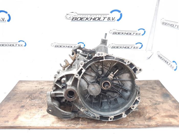 Gebruikte Versnellingsbak Ford Mondeo III 2.0 16V Prijs € 302,50 Inclusief btw aangeboden door Boekholt autodemontage B.V